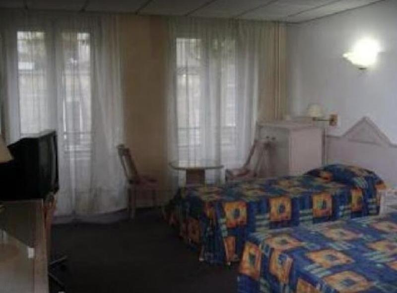 Rome 2* Parigi